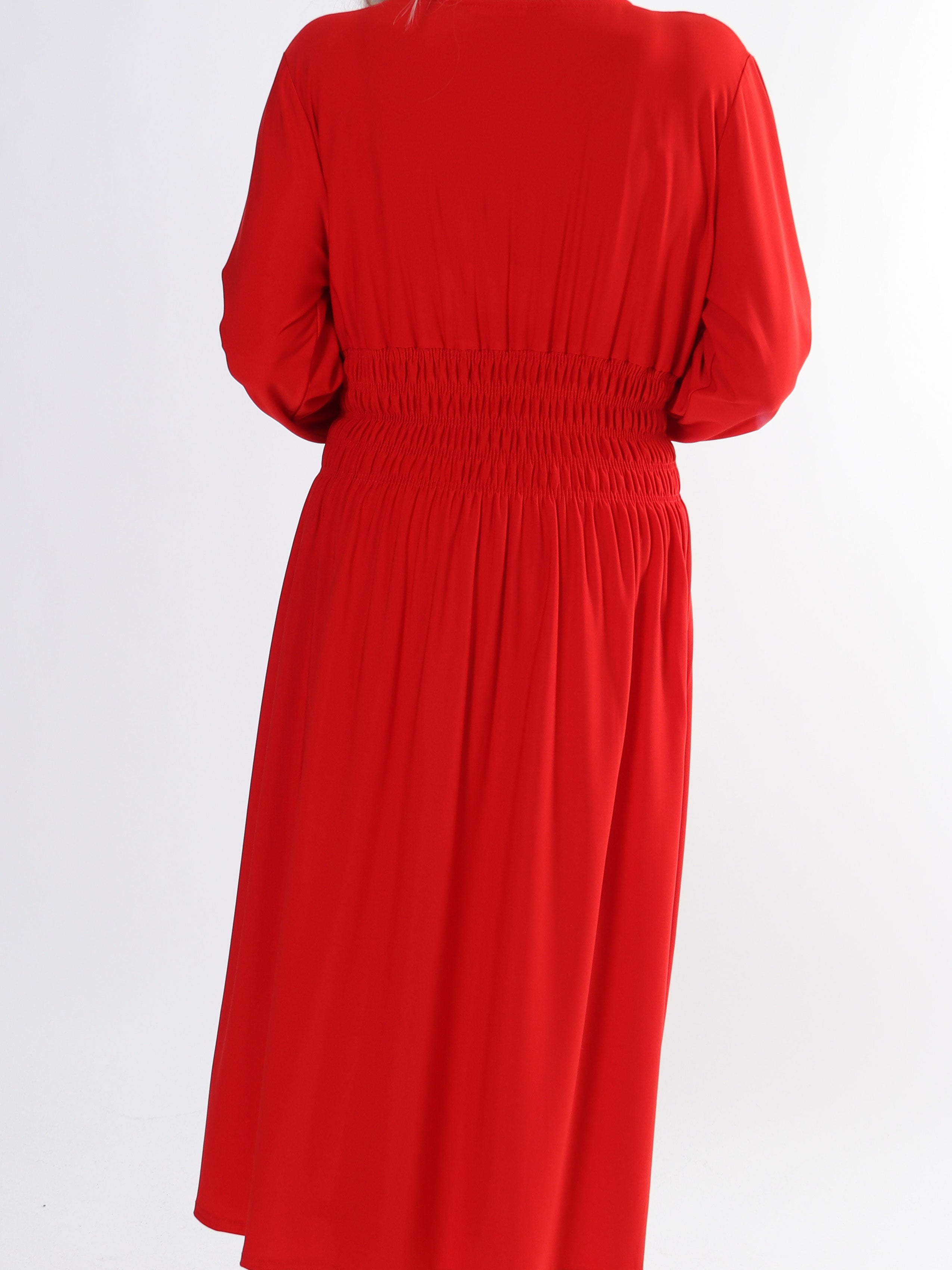 Pams Plain Midi L/S - Elastisk klänning i plus size med smock